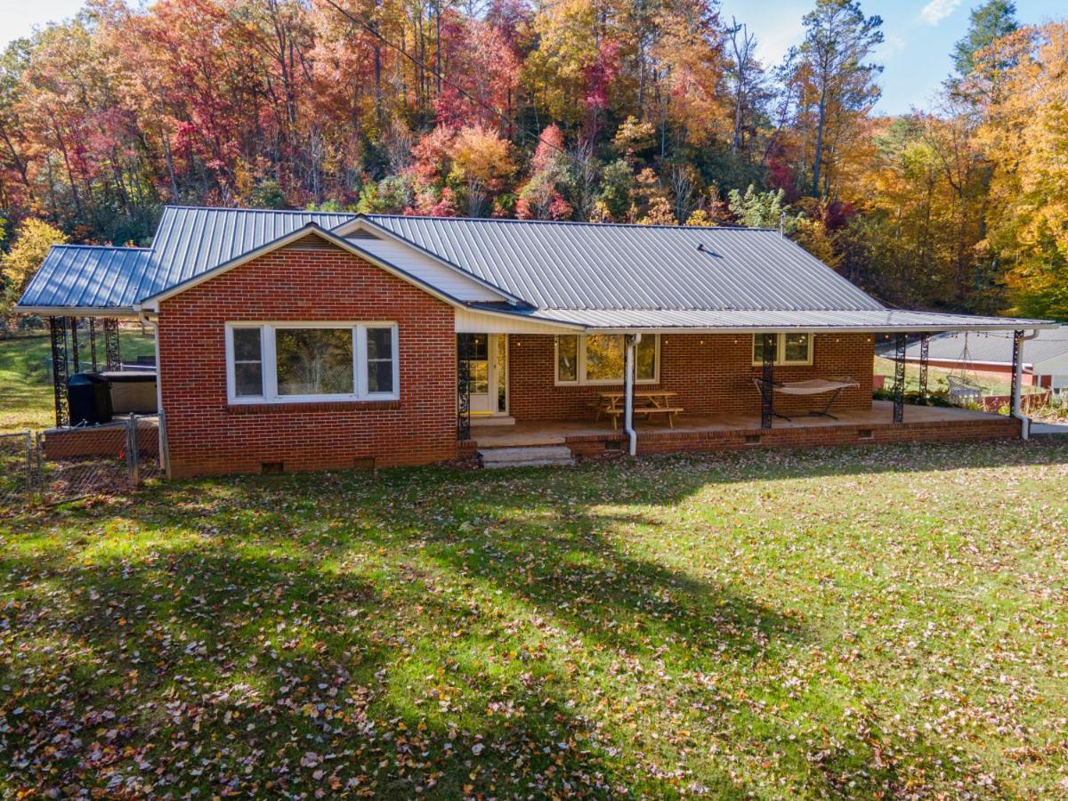 Trail-Ready Retreat Near Waterfalls W/ Hot Tub Vila Brevard Exterior foto