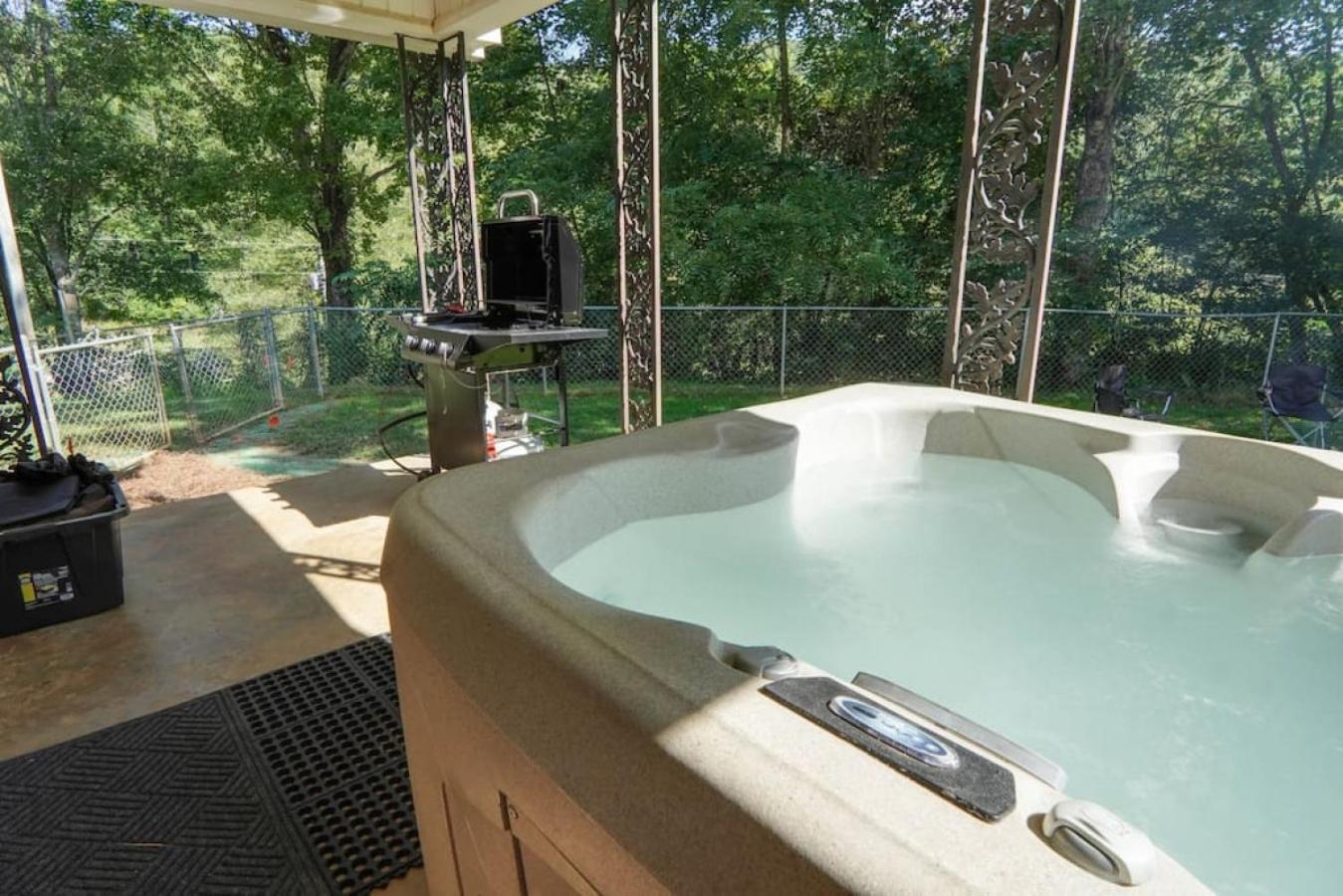 Trail-Ready Retreat Near Waterfalls W/ Hot Tub Vila Brevard Exterior foto